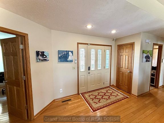 3rd image of 4061 Sandalwood Dr