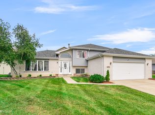 606 Clover Ln, University Park, IL 60484
