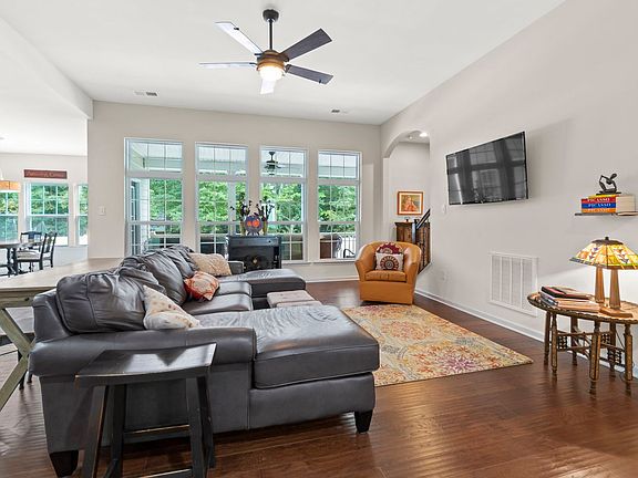 4th image of 2704 Brownstone Cir