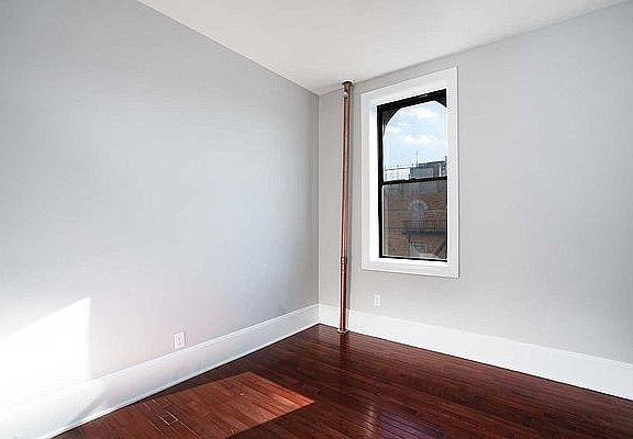 3rd image of 1761 Amsterdam Ave #10B