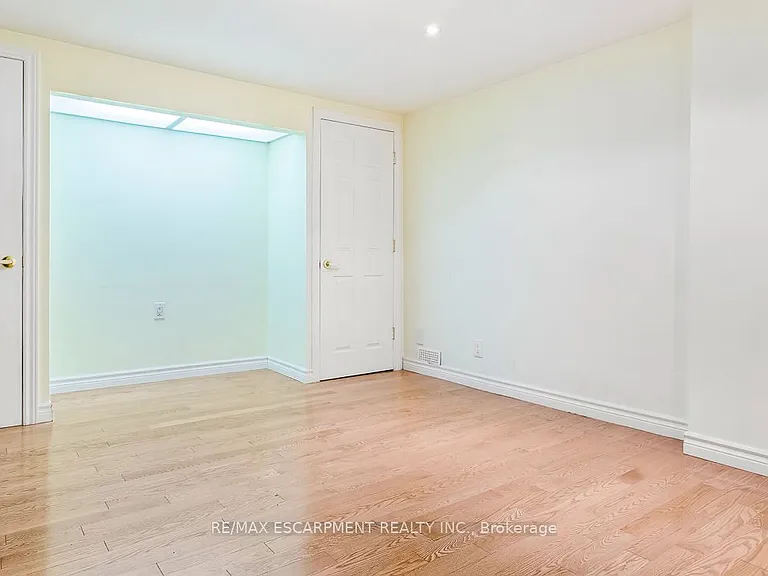 1546 Lorne Wood Rd — Photo 20