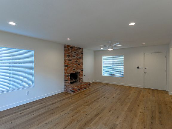 3rd image of 6595 Lipmann St