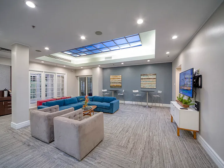 11 East Resident Clubroom