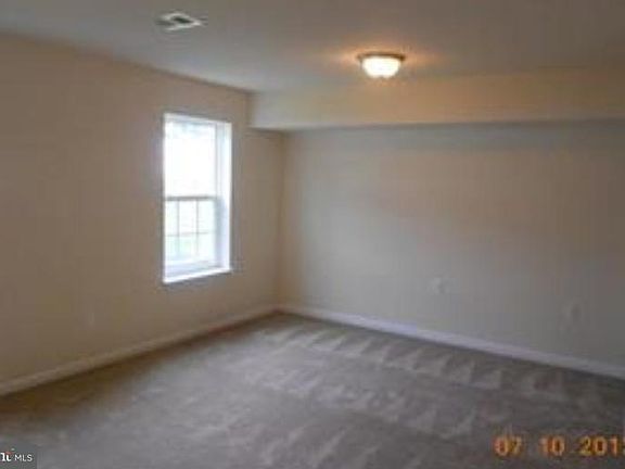 4th image of 615 Jacobsen Cir
