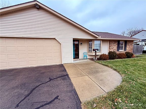 3rd image of 1113 Langdale Ave