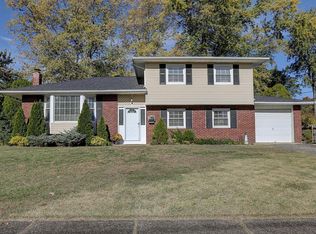 10 Kingsport Dr, Howell, NJ 07731