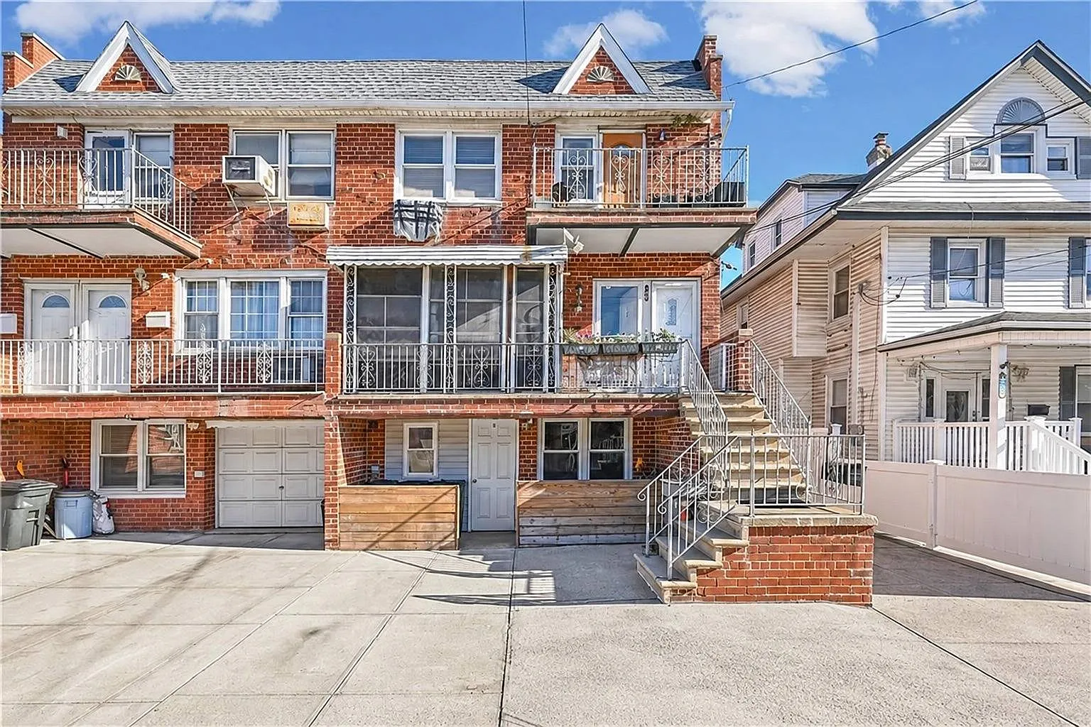 3 bed, 1.5 bath, 1100 sqft, $3,999 — Photo 1
