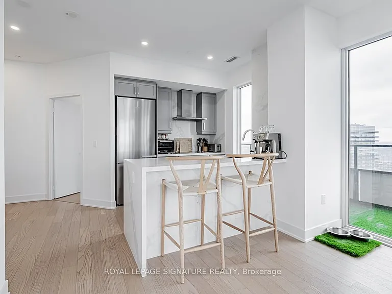 20 Shore Breeze Dr #LPH05B — Photo 9