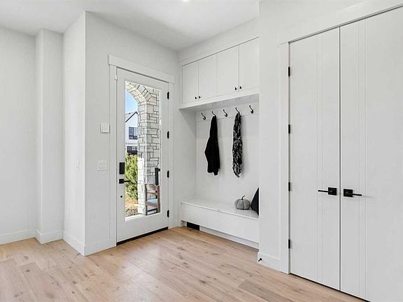 3rd image of 2620 W 30th St SW