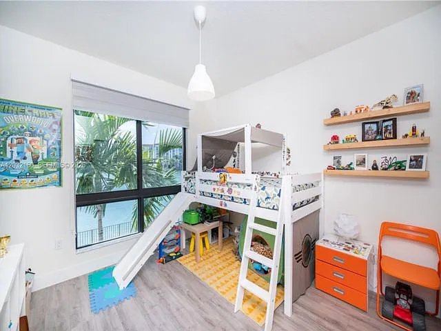 4640 NW 84th Ave — Photo 5