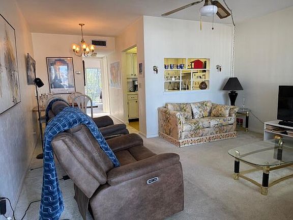 5th image of 2840 Cynthia Lane #212