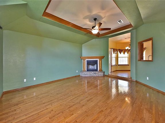 3rd image of 2916 SW 124th Ct