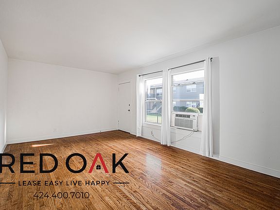 5th image of 4101 Wade St #D