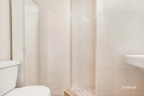 Rented by Triplemint | media 9