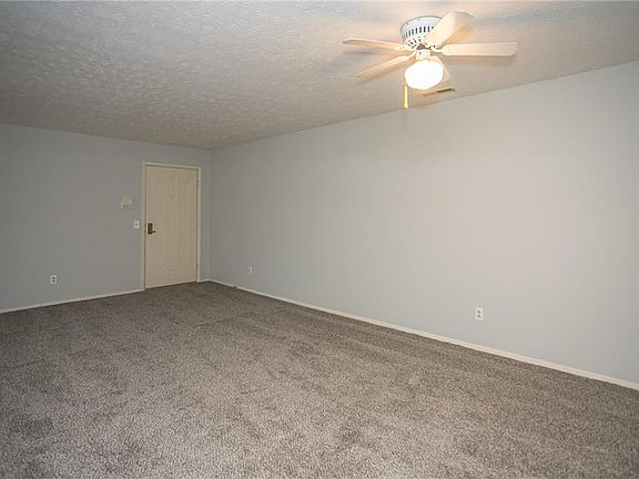 5th image of 27083 Oakwood Cir APT 209X