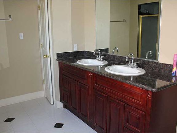 4th image of 120 Chatelain Ct