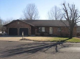 412 Michelle Dr, Washington, MO 63090