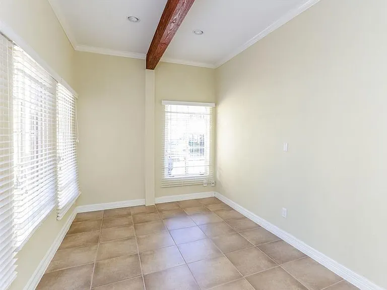 612 W Alabama St — Photo 14