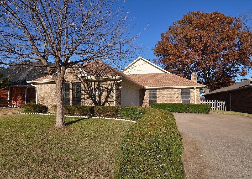 1st image of 2750 Laurel Oaks Dr