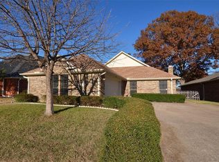 2750 Laurel Oaks Dr, Garland, TX 75044
