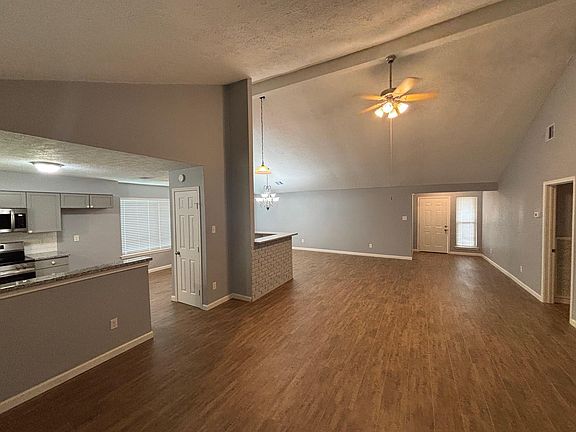 4th image of 20130 Foxchester Ln