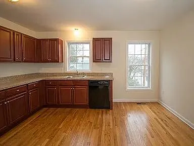 2 bed, 1.5 bath, 1150 sqft, $2,200 — Photo 3