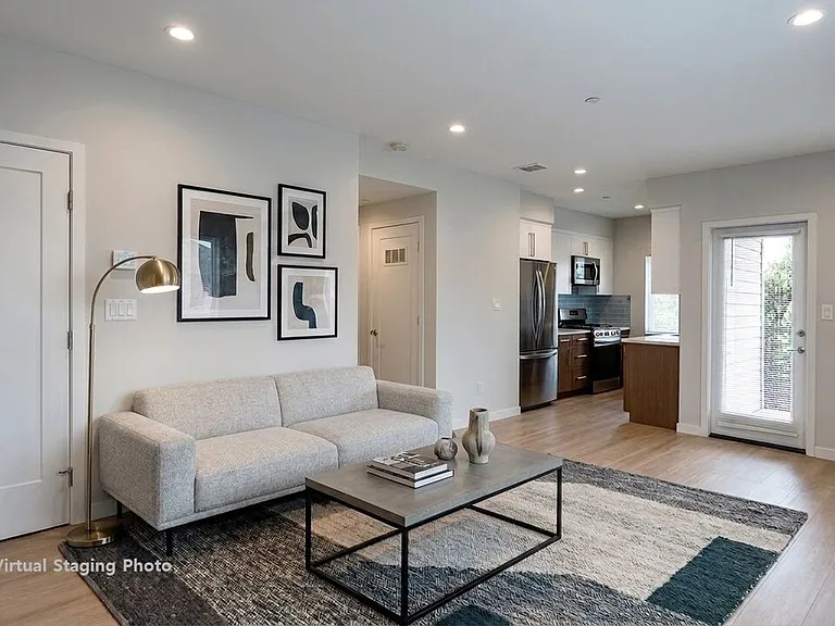 4937 W 20th St #1/4 — Photo 4