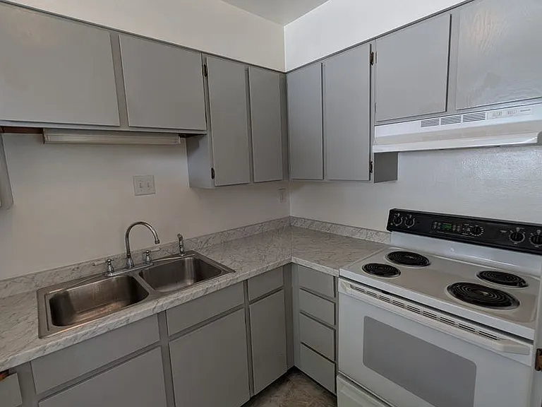 428 S 10th Ave #A — Photo 9