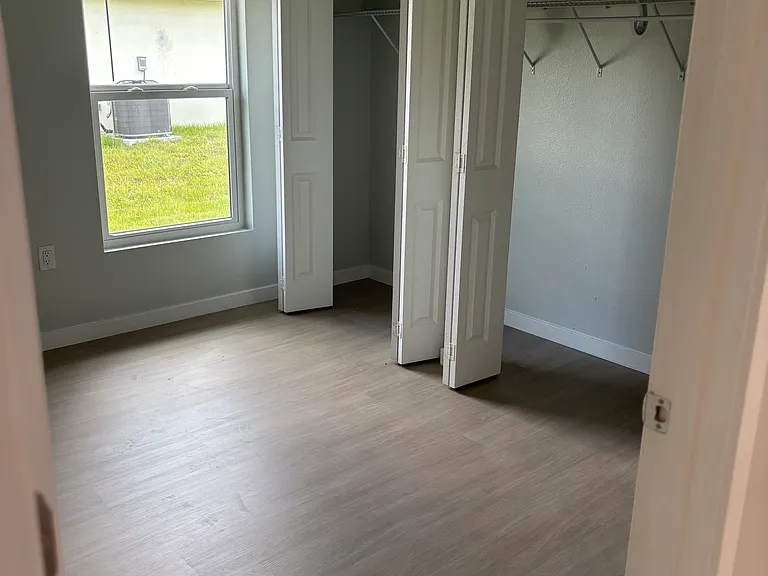 Sandcastle Pines Apartments — Photo 9