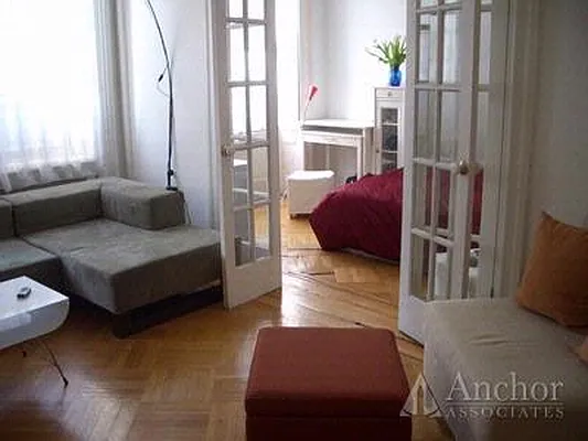 Rented by Anchor Associates | media 10