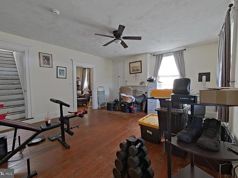 Listing photo 5