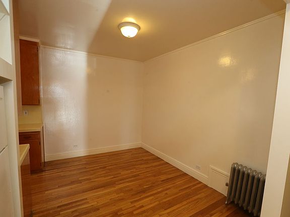 5th image of 3711 Fillmore St APT 304