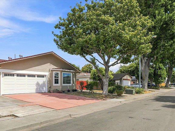 4th image of 35014 Begonia St