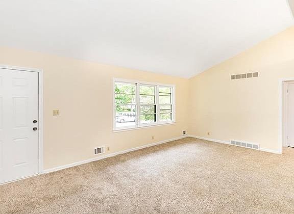 3rd image of 7405 NW 75th Ter