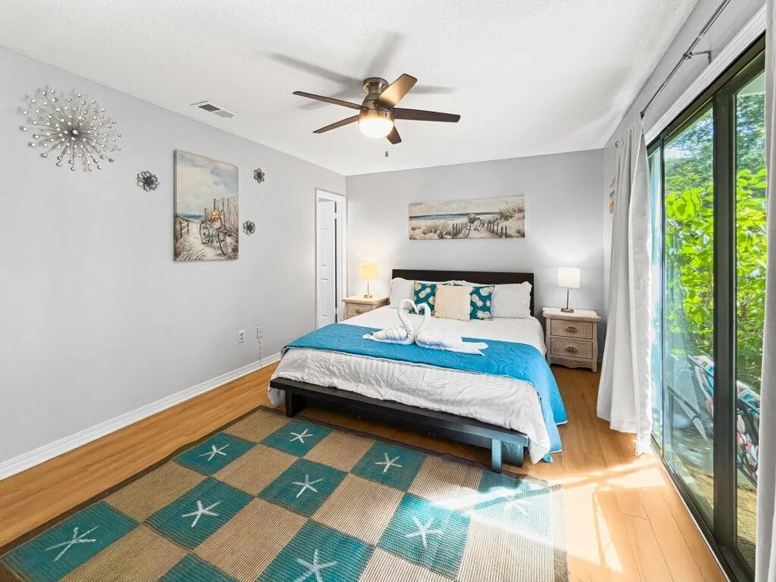 2 bed, 2.0 bath, 1291 sqft, $2,992 — Photo 3