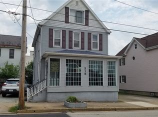 215 Chestnut St, Latrobe, PA 15650