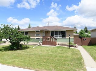 9607 75th St NW, Edmonton, AB T6C 2H8