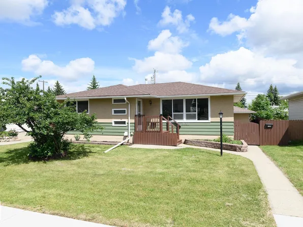9607 75th St NW, Edmonton, AB T6C 2H8