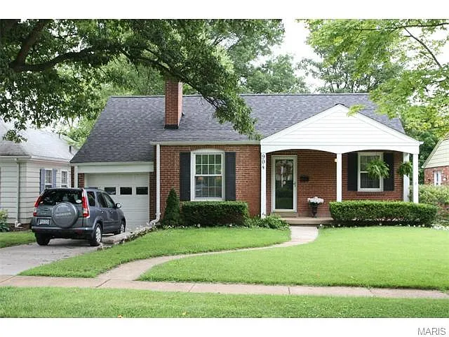 904 Blossom Ln photo 1
