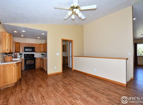 4th image of 2902 41st Ave
