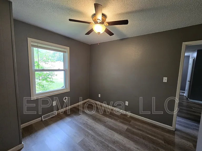 1242 Edgewood Dr — Photo 11