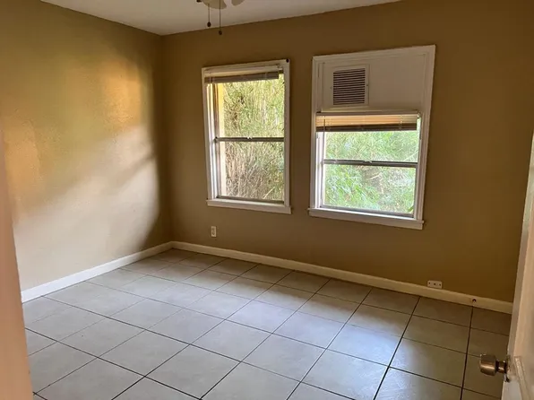 5117 Longmeadow St, Houston, TX 77033