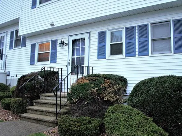 61 Commodore Cmns, Derby, CT 06418