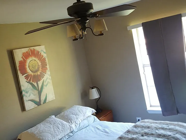 Guest bedroom West
