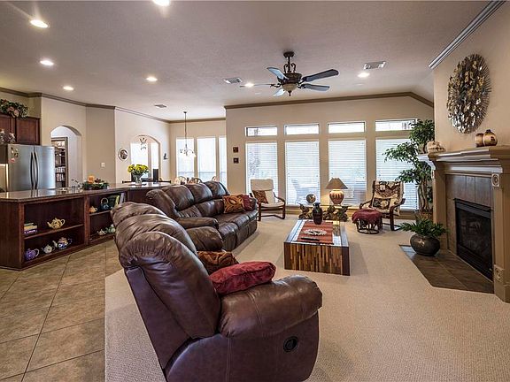 4th image of 26945 Chateau Lake Dr