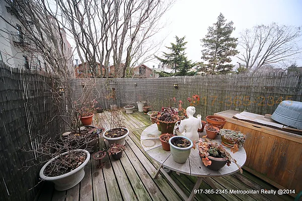 Rented by Metropolitan Realty | media 23