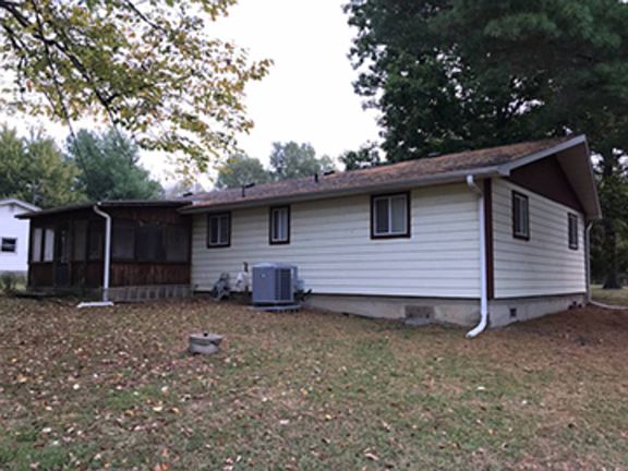 2nd image of 933 County Road 2050 E