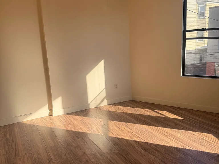 182 Ferry St #2B — Photo 6