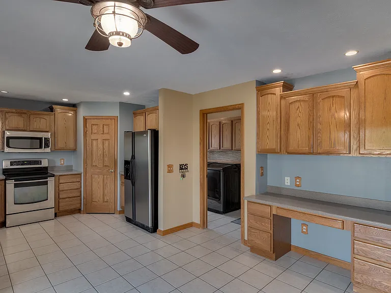 12912 Silver Spring Ln — Photo 28