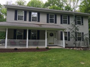 11 Apple Tree Ln, Oak Ridge, NJ 07438